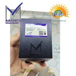 نمای بالای فلو سوئیچ MADECO MDFS1 16 بار در دست همراه با پلاک محصول