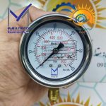 صفحه ۶ سانتی‌متری گیج فشار ۰ تا ۶۰ بار مدکو مدل PI52T4 نمای روبرو در دست