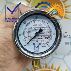 صفحه ۶ سانتی‌متری گیج فشار ۰ تا ۶۰ بار مدکو مدل PI52T4 نمای روبرو در دست