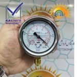 صفحه ۶ سانتی متری گیج فشار خلاء مدکو PI52T4 با کلاس دقت ۱.۶ نمای روبرو در دست